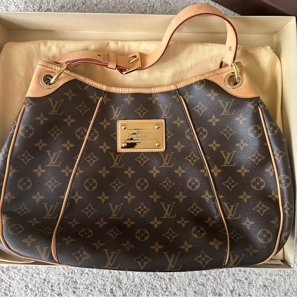 Louis Vuitton Monogram Galliera PM - Picture 2 of 16